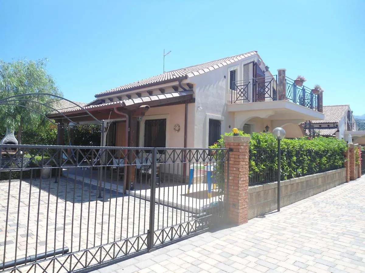 Mare Azzurro Villa Campofelice Di Roccella Italy